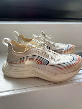 APL Running Sneakers 6.5